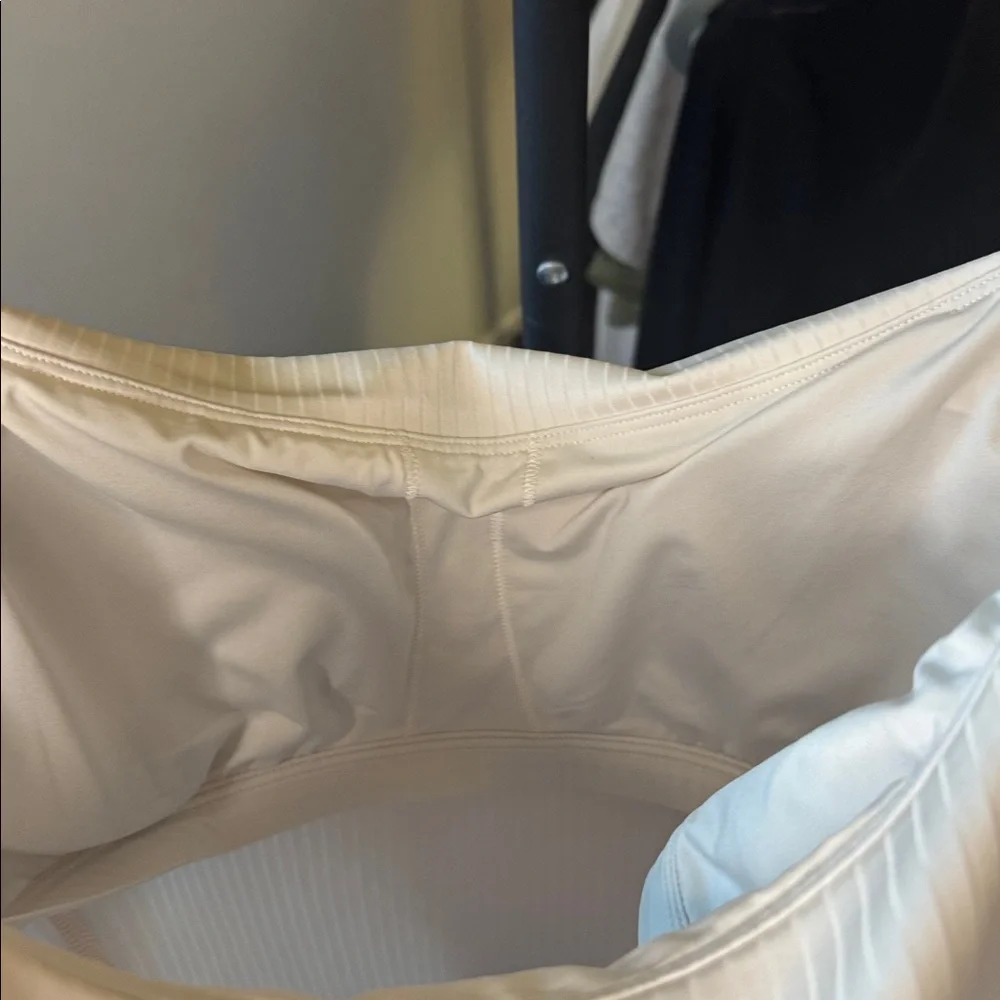 Vuori Inversion Rib Support Tank - Picture 4 of 4
